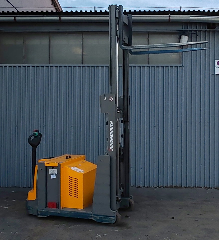 Jungheinrich EJG112 batt2022/ 2019y/ 13434mh/ 2.5m/ tilt - Apilador: foto 4 Jungheinrich EJG112 batt2022/ 2019y/ 13434mh/ 2.5m/ tilt - Apilador: foto 4