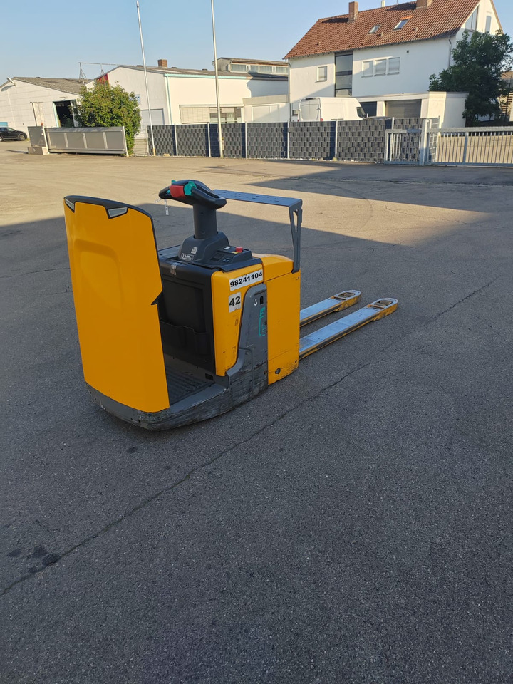 Jungheinrich ERE 120 1.6m/ LI ION/ 2019y/ 7347mh - Transpaleta: foto 3 Jungheinrich ERE 120 1.6m/ LI ION/ 2019y/ 7347mh - Transpaleta: foto 3