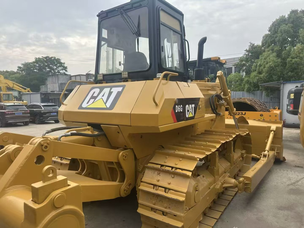 CAT D6G - Bulldozer: foto 1 CAT D6G - Bulldozer: foto 1