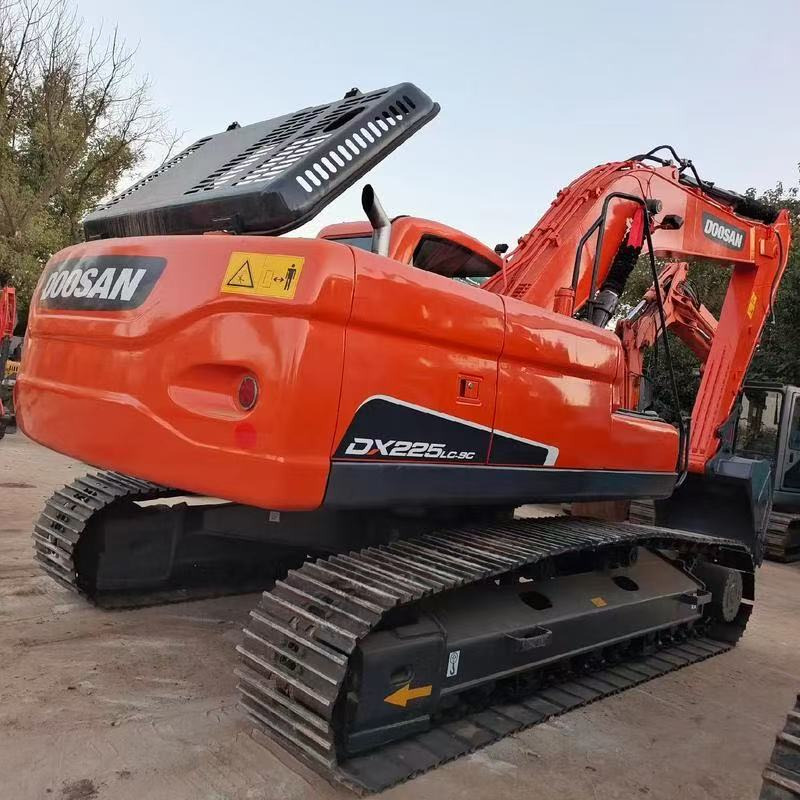 Doosan DX225 - Excavadora de cadenas: foto 1 Doosan DX225 - Excavadora de cadenas: foto 1