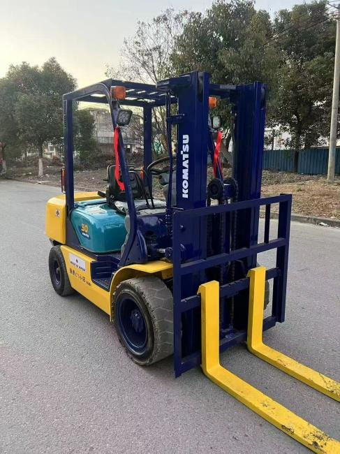 Komatsu FD30 - Plataforma de tijeras: foto 5 Komatsu FD30 - Plataforma de tijeras: foto 5