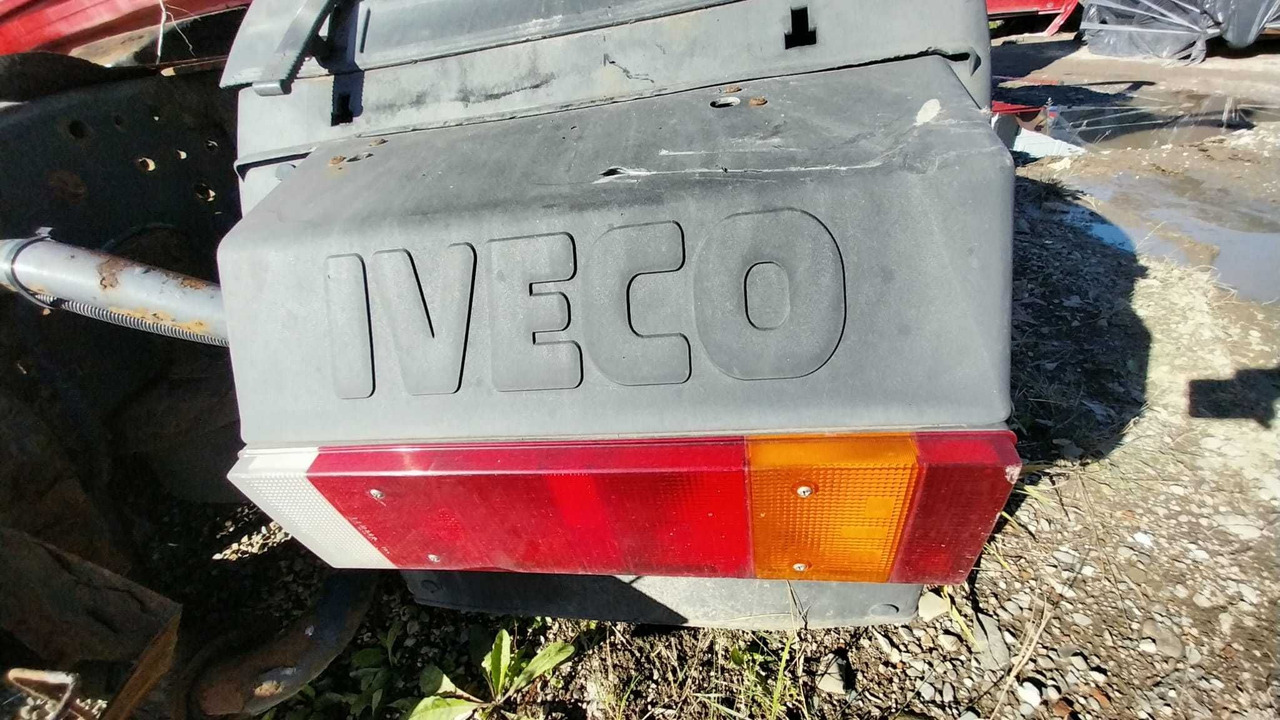 Lampa tylna prawa na belkę IVECO STRALIS EURO 5 - Luz trasera para Camión: foto 1 Lampa tylna prawa na belkę IVECO STRALIS EURO 5 - Luz trasera para Camión: foto 1