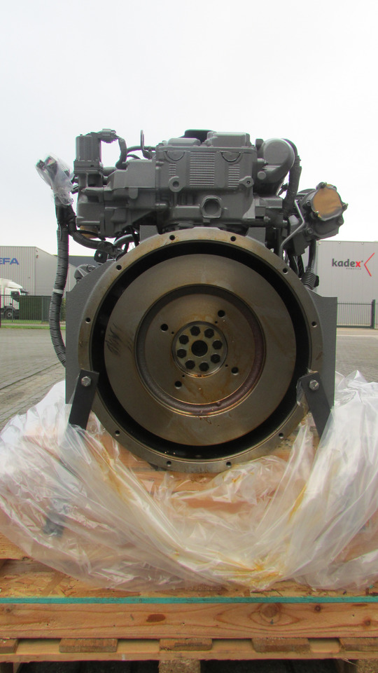 Isuzu 4JJ1XYSA-01 - Motor para Excavadora: foto 2 Isuzu 4JJ1XYSA-01 - Motor para Excavadora: foto 2