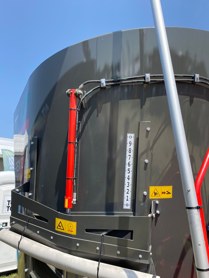 Desensiladora nuevo Ando Tech Futtermischwagen / Feed mixer / Melangeuse / Carro di alimentazione / Remolque alimentador / Кормораздатчик / Wóz paszowy T-REX 24 m3: foto 14 Desensiladora nuevo Ando Tech Futtermischwagen / Feed mixer / Melangeuse / Carro di alimentazione / Remolque alimentador / Кормораздатчик / Wóz paszowy T-REX 24 m3: foto 14