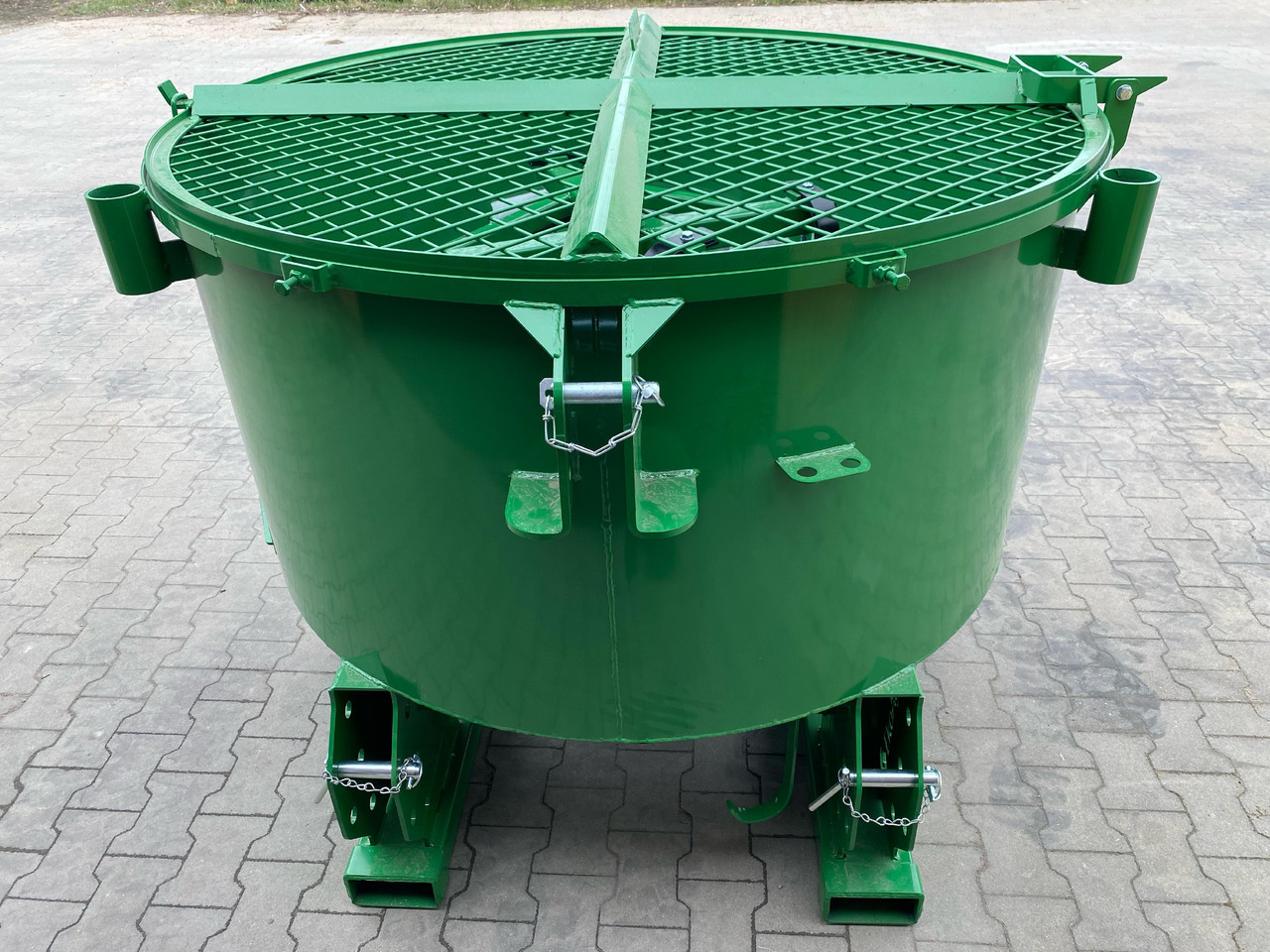 DC Betonmischer / Hydraulic concrete mixer / Malaxeur à béton hydraulique / Betoniera / Бетономешалка с гидравлическим приводом / Betoniarka hydrauliczna 800 l - Hormigonera: foto 1 DC Betonmischer / Hydraulic concrete mixer / Malaxeur à béton hydraulique / Betoniera / Бетономешалка с гидравлическим приводом / Betoniarka hydrauliczna 800 l - Hormigonera: foto 1