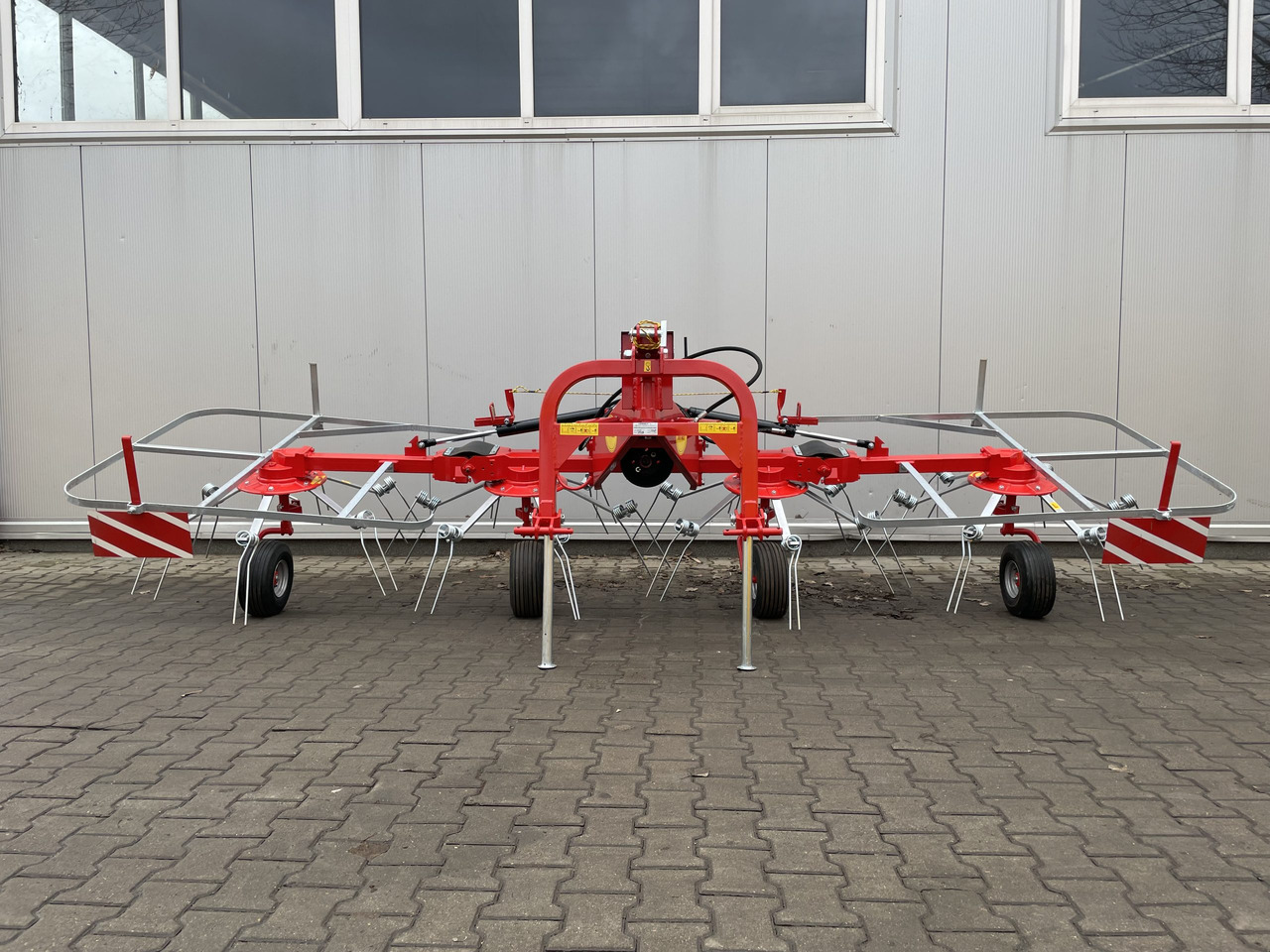 JAR-MET Schwader / Tedder / Faneuse / Przetrząsacz 5,2 m - Henificadora: foto 1 JAR-MET Schwader / Tedder / Faneuse / Przetrząsacz 5,2 m - Henificadora: foto 1