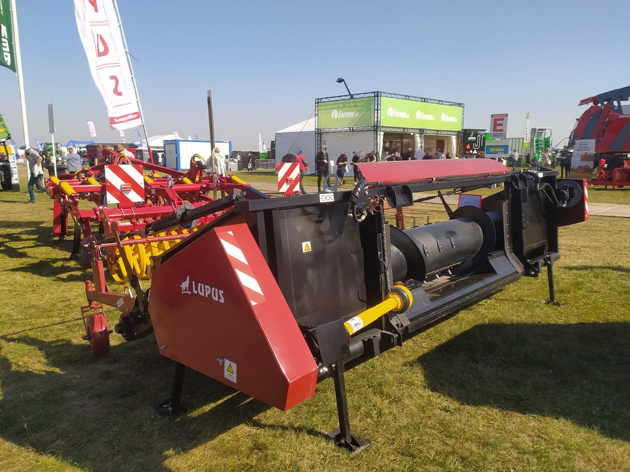 Arrendamiento de Lupus Schwadaufnehmer / Pickup header / Ramasseurs d'andains / Recogedor de hileras / Raccoglitore di andane /  Подборщик валков / Podbieracz pokosów 3,4 m Lupus Schwadaufnehmer / Pickup header / Ramasseurs d'andains / Recogedor de hileras / Raccoglitore di andane /  Подборщик валков / Podbieracz pokosów 3,4 m: foto 9