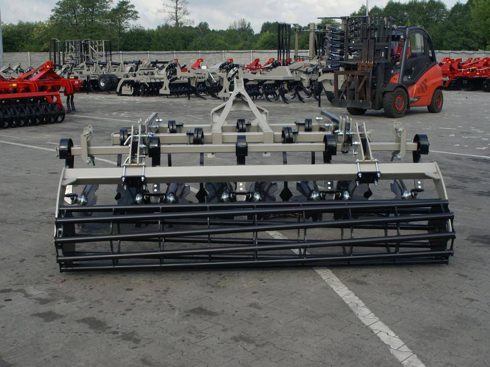 Arrendamiento de ROLEX Flügelschargrubber / Stubble cultivator / Dechaumeur à dents / Стерневой культиватор / Agregat podorywkowy 3 m ROLEX Flügelschargrubber / Stubble cultivator / Dechaumeur à dents / Стерневой культиватор / Agregat podorywkowy 3 m: foto 14