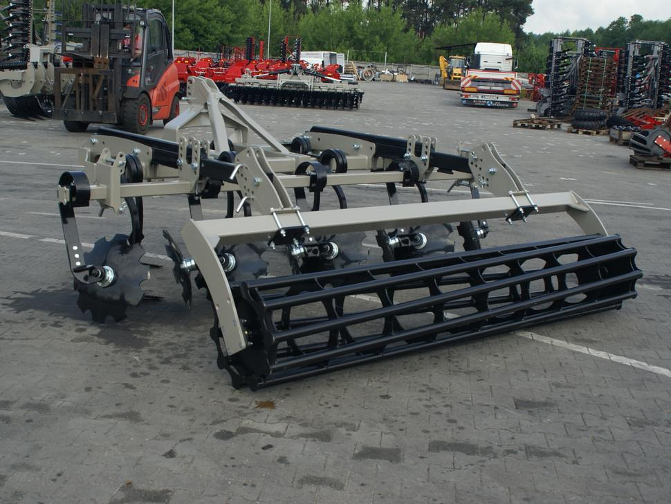 Arrendamiento de ROLEX Flügelschargrubber / Stubble cultivator / Dechaumeur à dents / Стерневой культиватор / Agregat podorywkowy 3 m ROLEX Flügelschargrubber / Stubble cultivator / Dechaumeur à dents / Стерневой культиватор / Agregat podorywkowy 3 m: foto 16
