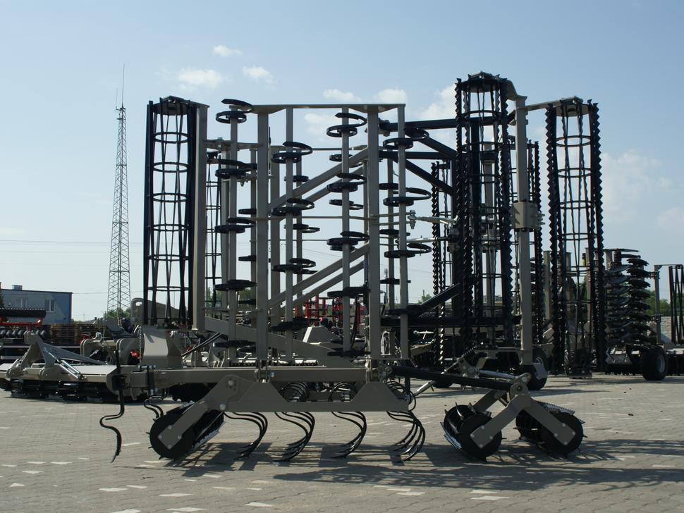 Cultivador nuevo ROLEX Saatbettkombination / Hydraulically cultivator / Vibroculteur / Aggregato di coltivazione /  Почвообрабатывающий гидравлический складывающийся агрегат / Agregat uprawowy hydraulicznie składany: foto 9 Cultivador nuevo ROLEX Saatbettkombination / Hydraulically cultivator / Vibroculteur / Aggregato di coltivazione /  Почвообрабатывающий гидравлический складывающийся агрегат / Agregat uprawowy hydraulicznie składany: foto 9