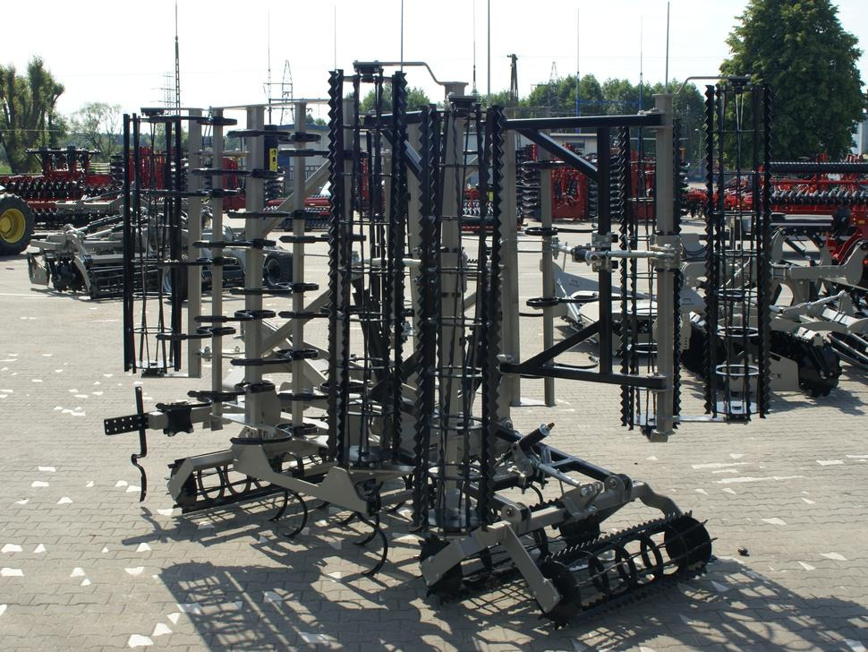 Cultivador nuevo ROLEX Saatbettkombination / Hydraulically cultivator / Vibroculteur / Aggregato di coltivazione /  Почвообрабатывающий гидравлический складывающийся агрегат / Agregat uprawowy hydraulicznie składany: foto 7 Cultivador nuevo ROLEX Saatbettkombination / Hydraulically cultivator / Vibroculteur / Aggregato di coltivazione /  Почвообрабатывающий гидравлический складывающийся агрегат / Agregat uprawowy hydraulicznie składany: foto 7