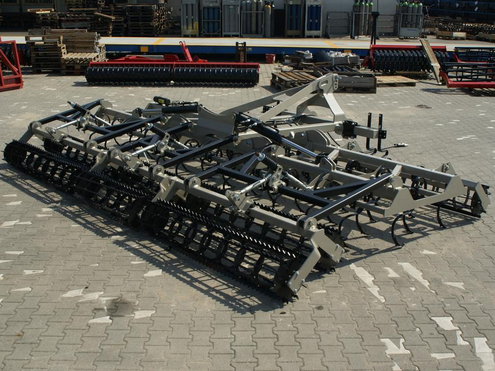 Cultivador nuevo ROLEX Saatbettkombination / Hydraulically cultivator / Vibroculteur / Aggregato di coltivazione /  Почвообрабатывающий гидравлический складывающийся агрегат / Agregat uprawowy hydraulicznie składany: foto 24 Cultivador nuevo ROLEX Saatbettkombination / Hydraulically cultivator / Vibroculteur / Aggregato di coltivazione /  Почвообрабатывающий гидравлический складывающийся агрегат / Agregat uprawowy hydraulicznie składany: foto 24