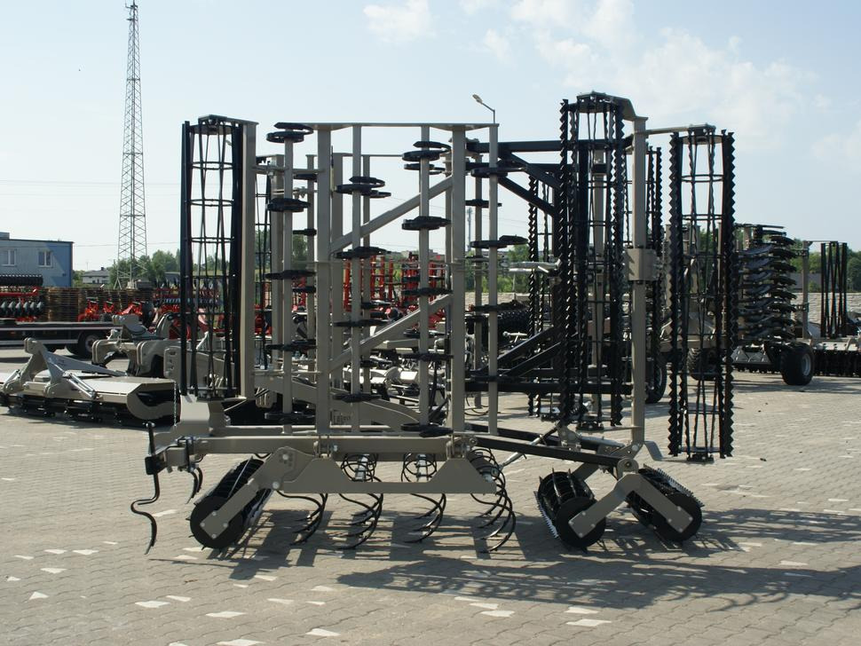 Cultivador nuevo ROLEX Saatbettkombination / Hydraulically cultivator / Vibroculteur / Aggregato di coltivazione /  Почвообрабатывающий гидравлический складывающийся агрегат / Agregat uprawowy hydraulicznie składany: foto 10 Cultivador nuevo ROLEX Saatbettkombination / Hydraulically cultivator / Vibroculteur / Aggregato di coltivazione /  Почвообрабатывающий гидравлический складывающийся агрегат / Agregat uprawowy hydraulicznie składany: foto 10