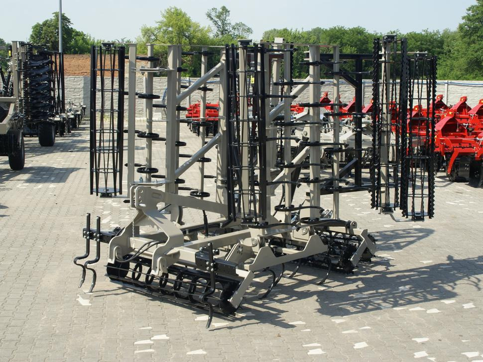 Cultivador nuevo ROLEX Saatbettkombination / Hydraulically cultivator / Vibroculteur / Aggregato di coltivazione /  Почвообрабатывающий гидравлический складывающийся агрегат / Agregat uprawowy hydraulicznie składany: foto 14 Cultivador nuevo ROLEX Saatbettkombination / Hydraulically cultivator / Vibroculteur / Aggregato di coltivazione /  Почвообрабатывающий гидравлический складывающийся агрегат / Agregat uprawowy hydraulicznie składany: foto 14