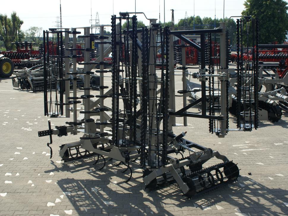 Cultivador nuevo ROLEX Saatbettkombination / Hydraulically cultivator / Vibroculteur / Aggregato di coltivazione /  Почвообрабатывающий гидравлический складывающийся агрегат / Agregat uprawowy hydraulicznie składany: foto 8 Cultivador nuevo ROLEX Saatbettkombination / Hydraulically cultivator / Vibroculteur / Aggregato di coltivazione /  Почвообрабатывающий гидравлический складывающийся агрегат / Agregat uprawowy hydraulicznie składany: foto 8