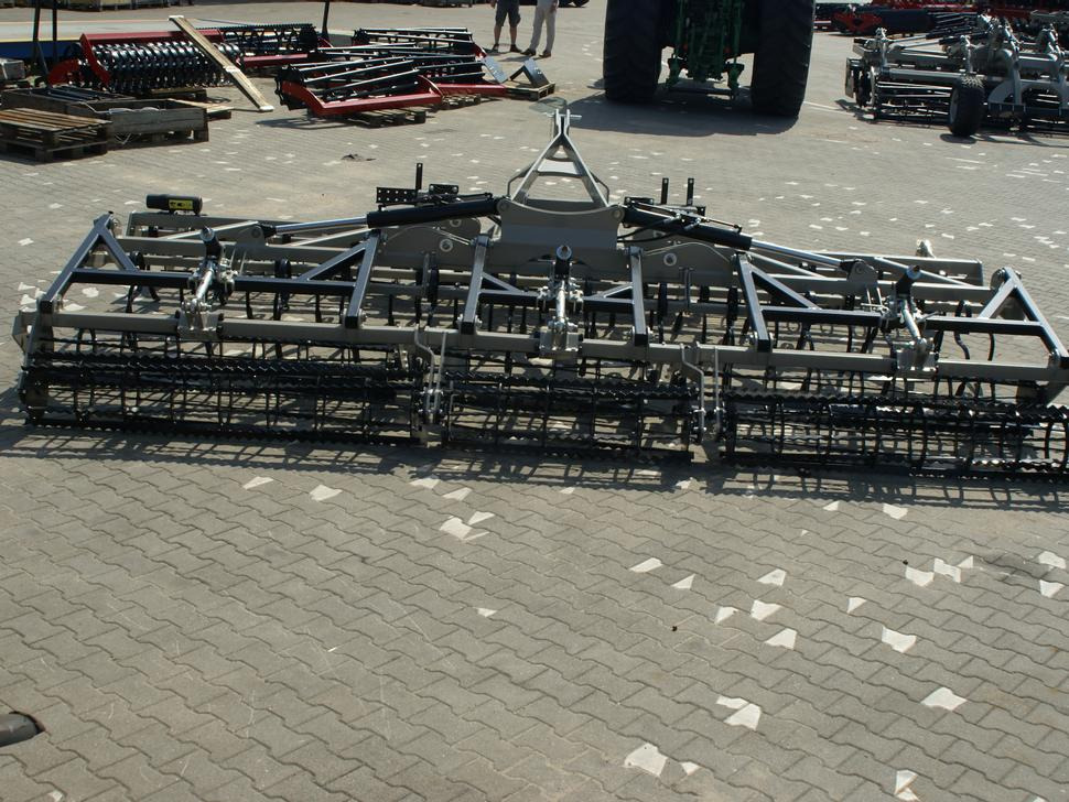 Cultivador nuevo ROLEX Saatbettkombination / Hydraulically cultivator / Vibroculteur / Aggregato di coltivazione /  Почвообрабатывающий гидравлический складывающийся агрегат / Agregat uprawowy hydraulicznie składany: foto 27 Cultivador nuevo ROLEX Saatbettkombination / Hydraulically cultivator / Vibroculteur / Aggregato di coltivazione /  Почвообрабатывающий гидравлический складывающийся агрегат / Agregat uprawowy hydraulicznie składany: foto 27