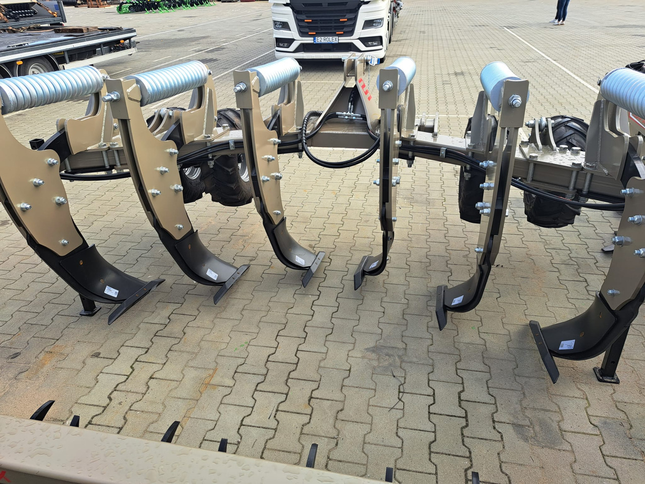 ROLEX Tiefenlockerer / Subsoiler / Décompacteur / Subsolador / Dissodatori / Глубокорыхлитель тип V / Głębosz typ V 3 m - Subsolador: foto 3 ROLEX Tiefenlockerer / Subsoiler / Décompacteur / Subsolador / Dissodatori / Глубокорыхлитель тип V / Głębosz typ V 3 m - Subsolador: foto 3