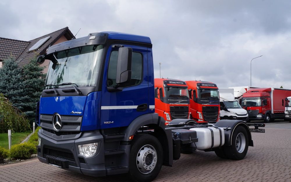 Mercedes-Benz ANTOS 1824 ACTROS EURO 6 RAMA DO ZABUDOWY ROZSTAW OSI 3.80M ANTOS 1830 1827 - Camión chasis: foto 1 Mercedes-Benz ANTOS 1824 ACTROS EURO 6 RAMA DO ZABUDOWY ROZSTAW OSI 3.80M ANTOS 1830 1827 - Camión chasis: foto 1