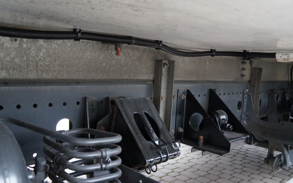 Mercedes-Benz ATEGO 1318 EURO 5 RAMA DO ZABUDOWY MANUAL 1322 - Camión chasis: foto 4 Mercedes-Benz ATEGO 1318 EURO 5 RAMA DO ZABUDOWY MANUAL 1322 - Camión chasis: foto 4