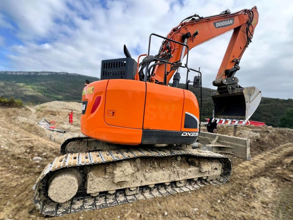Doosan DX235 LCR-5 PELLE A CHENILLES 26T - Excavadora de cadenas: foto 4 Doosan DX235 LCR-5 PELLE A CHENILLES 26T - Excavadora de cadenas: foto 4