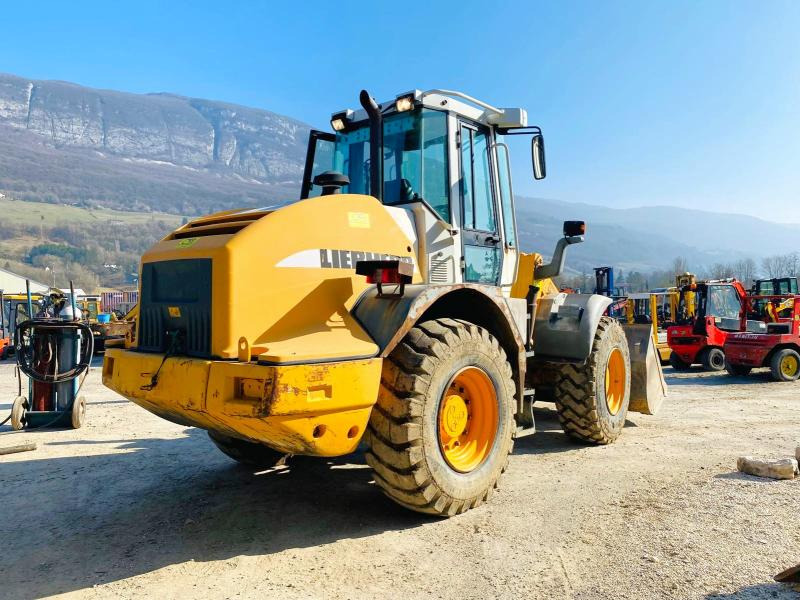 LIEBHERR Chargeuse L524 10T - Cargadora de ruedas: foto 4 LIEBHERR Chargeuse L524 10T - Cargadora de ruedas: foto 4