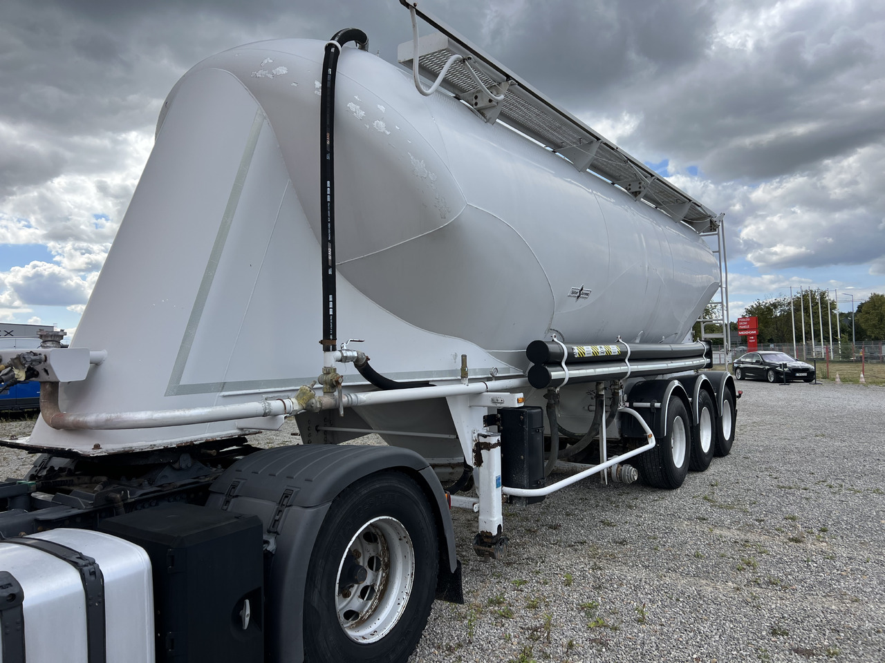SPITZER S27DR-F010 - Semirremolque silo: foto 2 SPITZER S27DR-F010 - Semirremolque silo: foto 2
