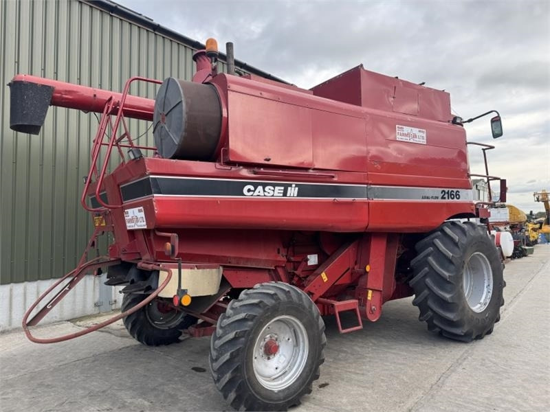 Case Axial-Flow Case Axial Flow 2166 c/w 1030 Header  - Accesorios para cosechadoras: foto 4 Case Axial-Flow Case Axial Flow 2166 c/w 1030 Header  - Accesorios para cosechadoras: foto 4