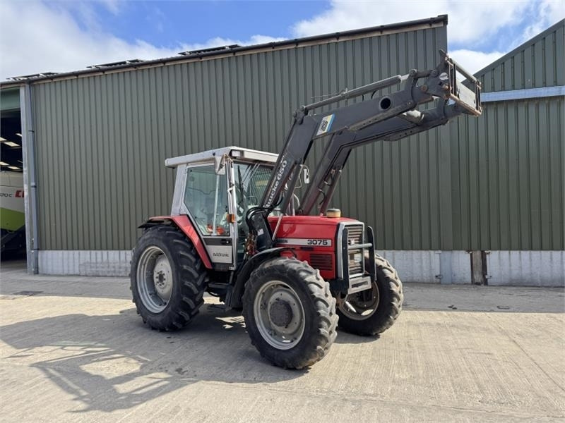 Massey Ferguson 3075 Dynashift *Low Hours* - Tractor: foto 3 Massey Ferguson 3075 Dynashift *Low Hours* - Tractor: foto 3