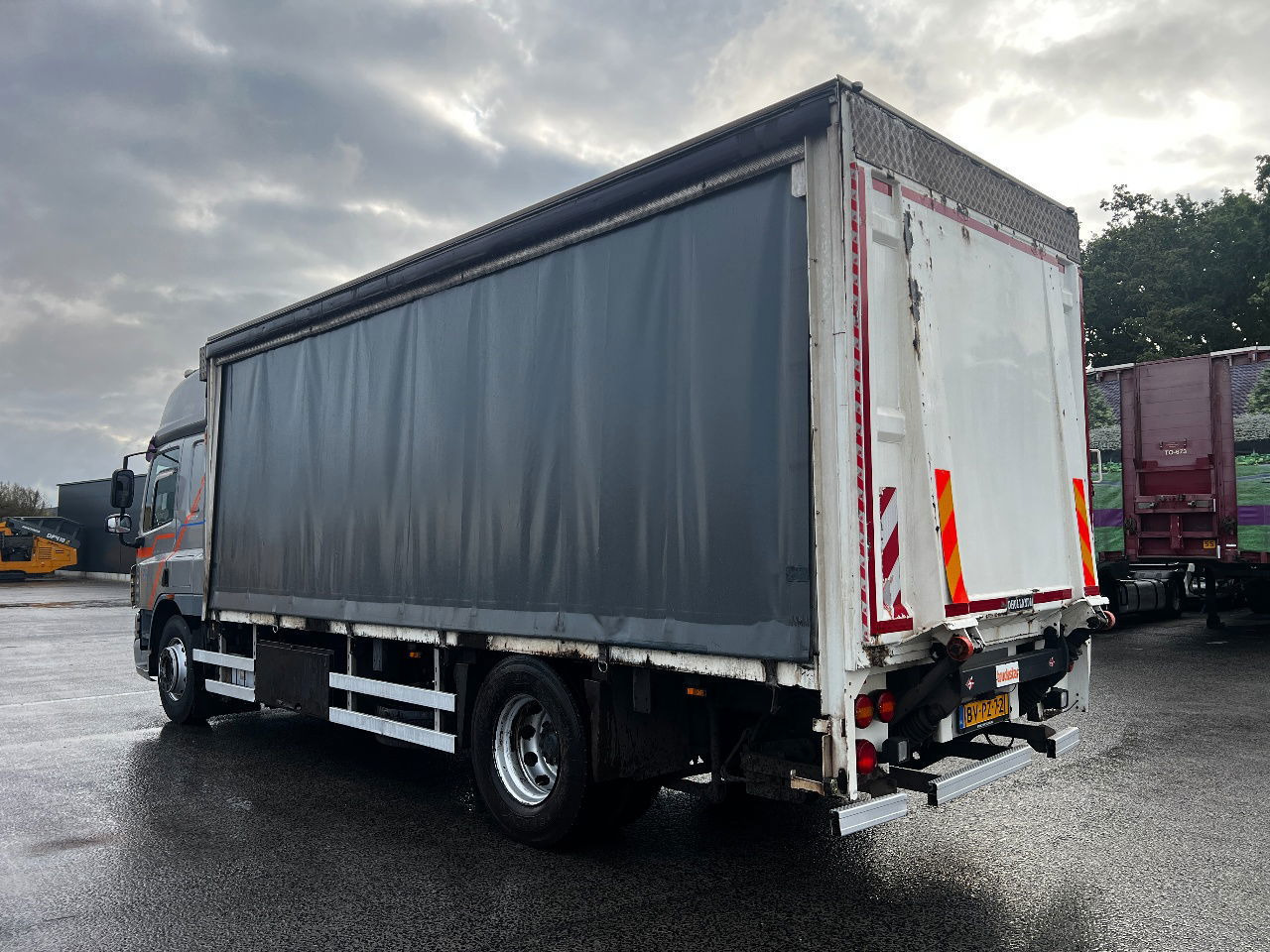 DAF CF 75.250 SC, Euro 5 - Camión lona: foto 4 DAF CF 75.250 SC, Euro 5 - Camión lona: foto 4