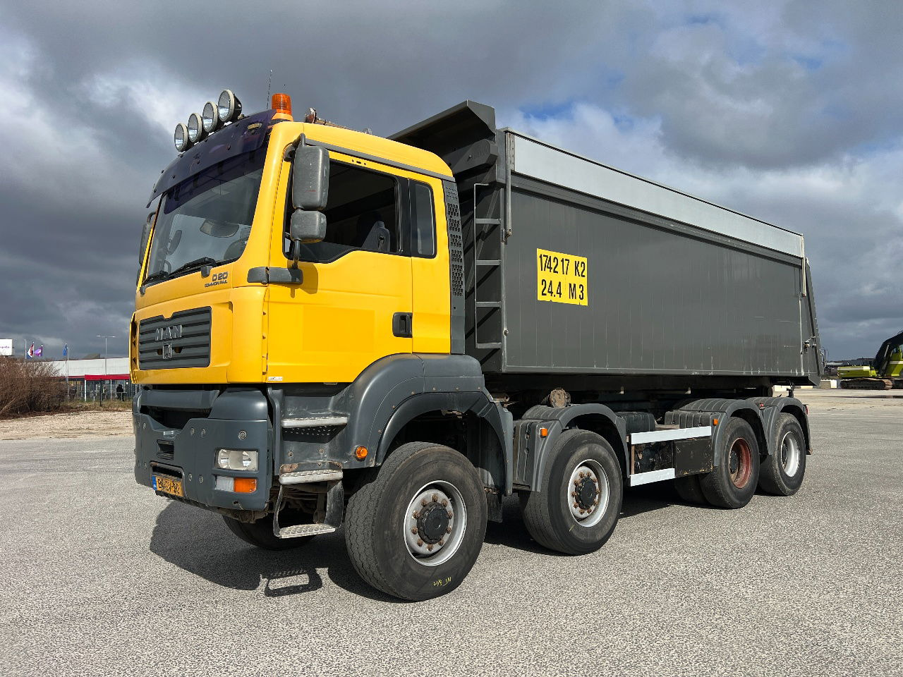 MAN TGA 41.430 TGA 39.430 8x8, full steel, Manual - Camión volquete: foto 2 MAN TGA 41.430 TGA 39.430 8x8, full steel, Manual - Camión volquete: foto 2