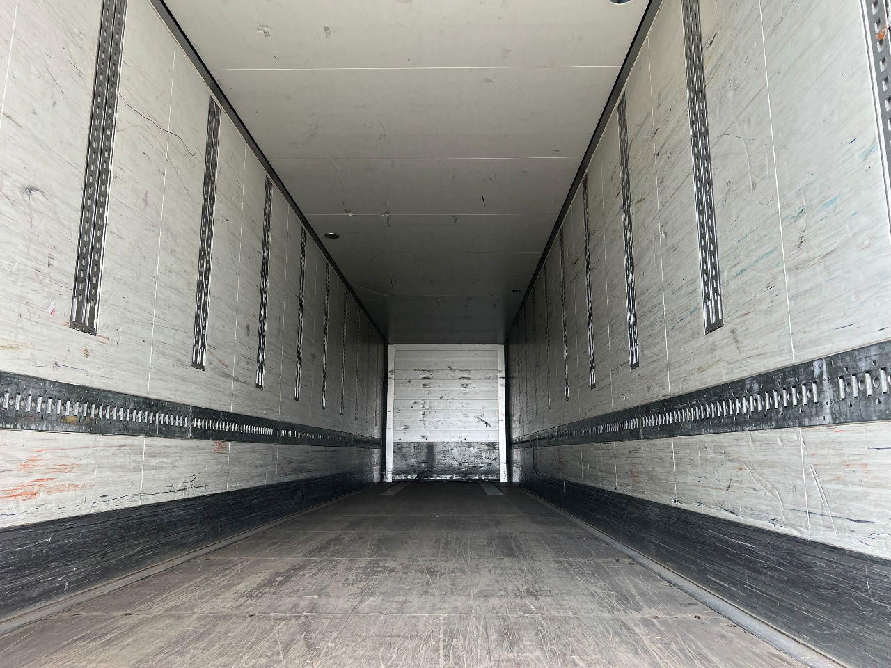 Semirremolque caja cerrada Schmitz Cargobull Isoliert koffer, SAF achsen: foto 9