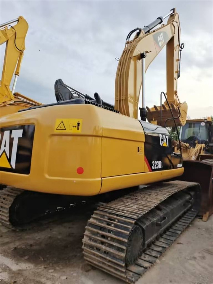 CAT 323 D - Excavadora de cadenas: foto 1 CAT 323 D - Excavadora de cadenas: foto 1