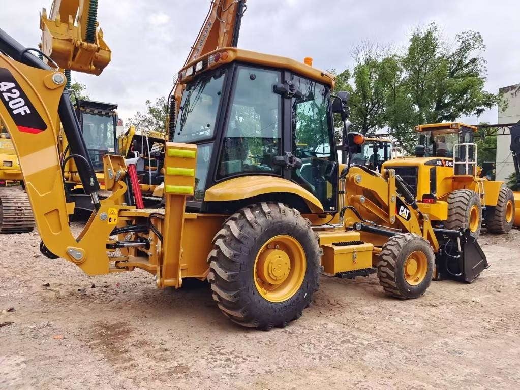 Retroexcavadora nuevo CAT 420 F Brand new machines: foto 8