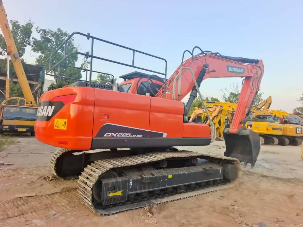 Doosan DX 225 - Excavadora de cadenas: foto 1 Doosan DX 225 - Excavadora de cadenas: foto 1