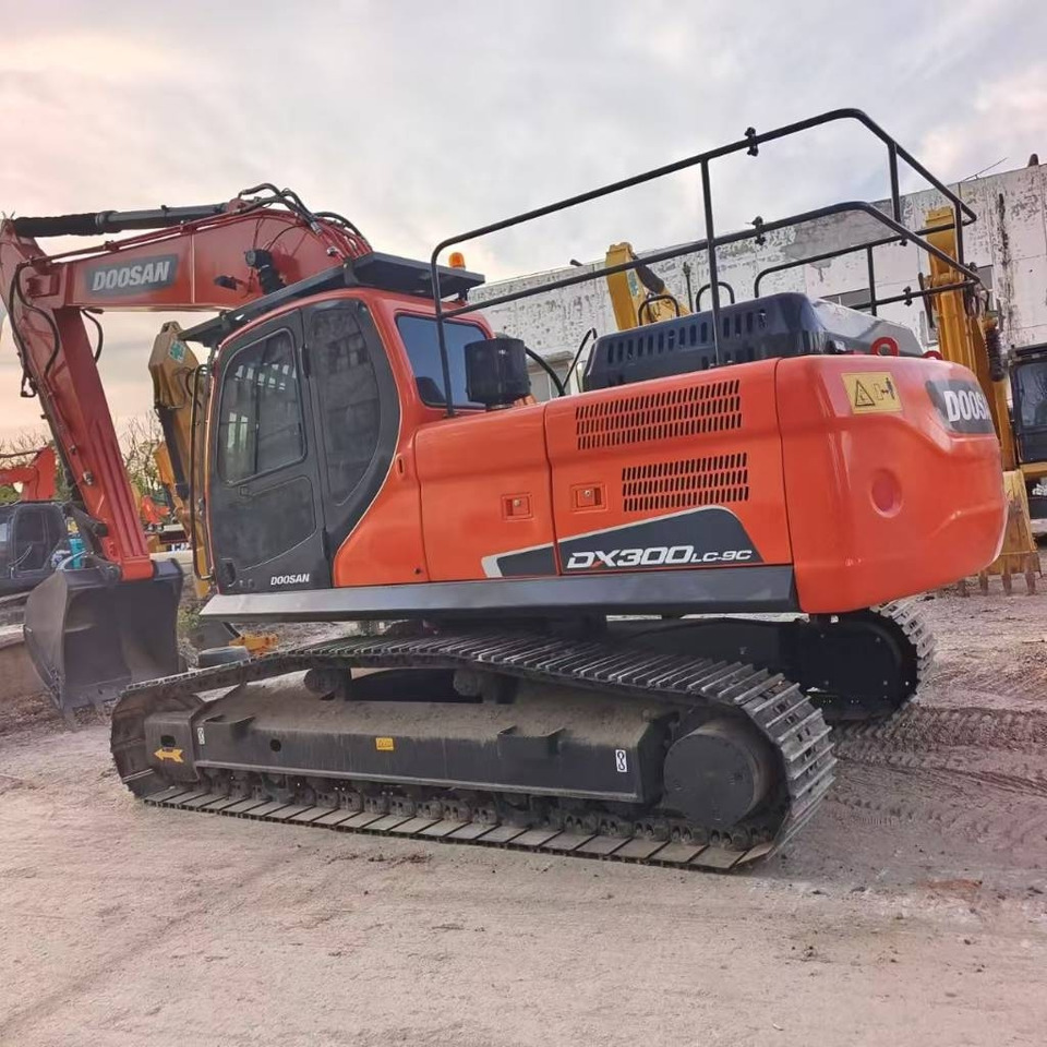 Doosan DX 300 LC - Excavadora de cadenas: foto 1 Doosan DX 300 LC - Excavadora de cadenas: foto 1