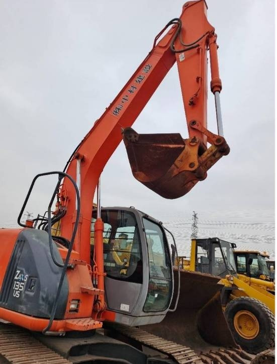 Hitachi ZX 135 US - Excavadora de cadenas: foto 1 Hitachi ZX 135 US - Excavadora de cadenas: foto 1