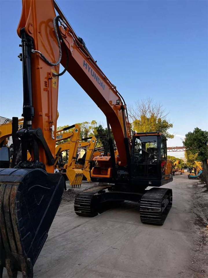 Hyundai 220LC-9S - Excavadora de cadenas: foto 1 Hyundai 220LC-9S - Excavadora de cadenas: foto 1