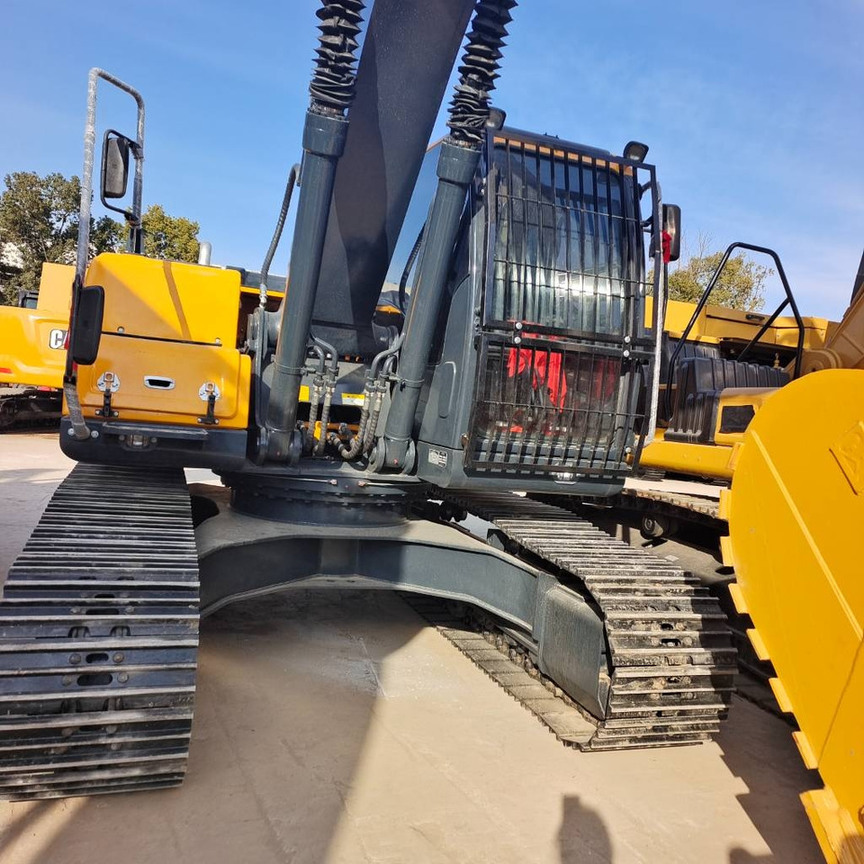 Hyundai 220LC-9T - Excavadora de cadenas: foto 1 Hyundai 220LC-9T - Excavadora de cadenas: foto 1