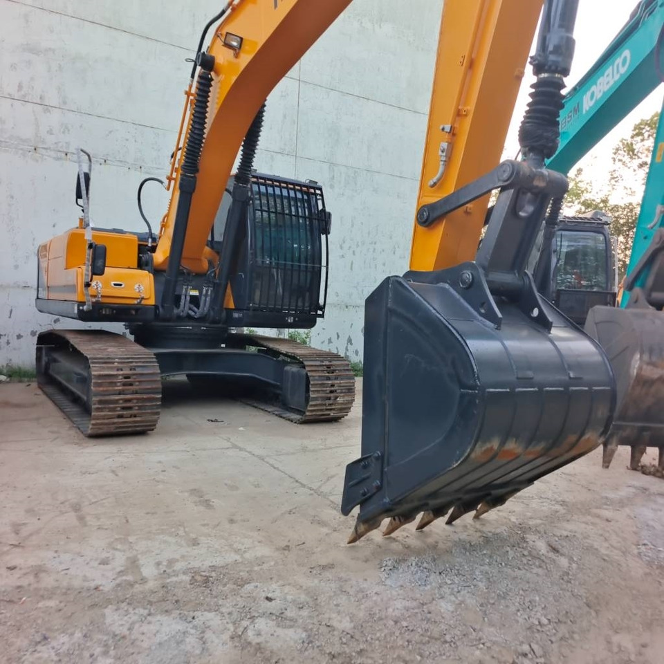 Hyundai 220LC-9T - Excavadora de cadenas: foto 4 Hyundai 220LC-9T - Excavadora de cadenas: foto 4