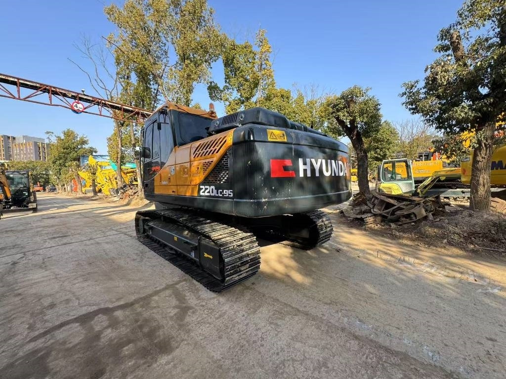 Hyundai 220lc-9s - Excavadora de cadenas: foto 5 Hyundai 220lc-9s - Excavadora de cadenas: foto 5