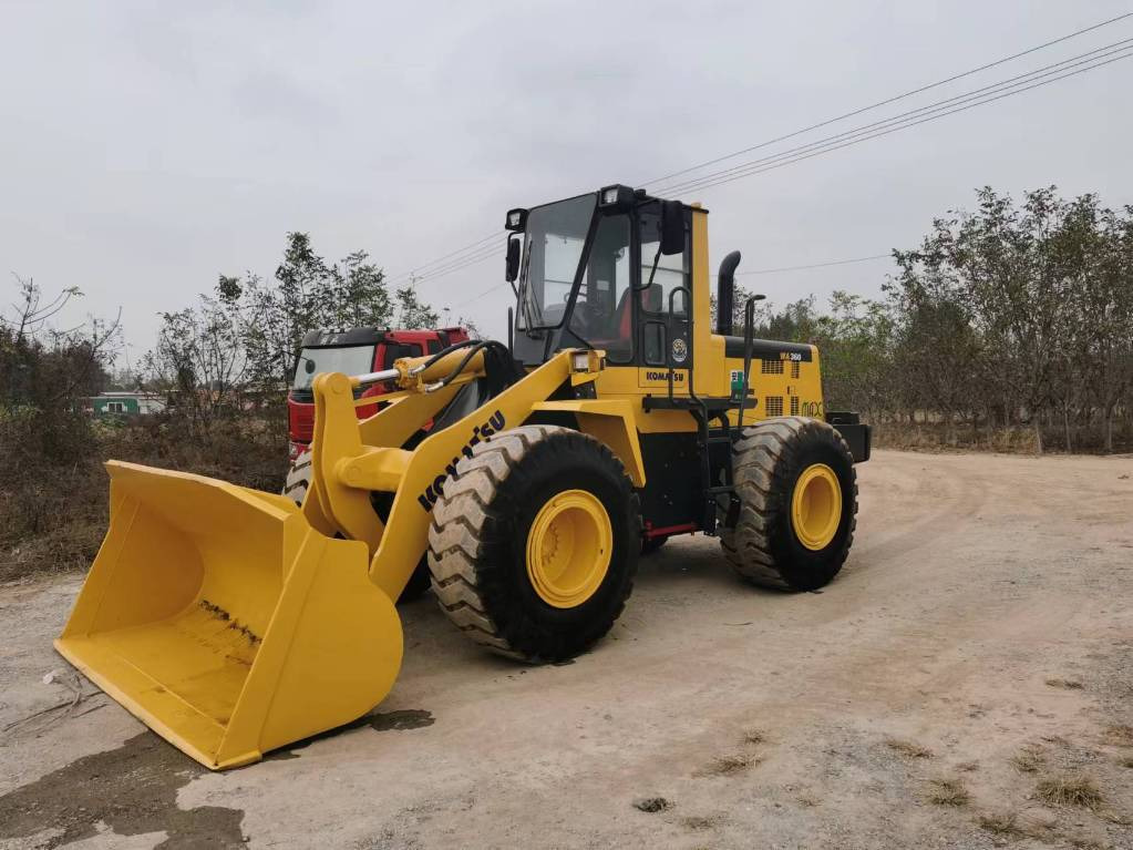 Komatsu WA 360-3 - Cargadora de ruedas: foto 5 Komatsu WA 360-3 - Cargadora de ruedas: foto 5