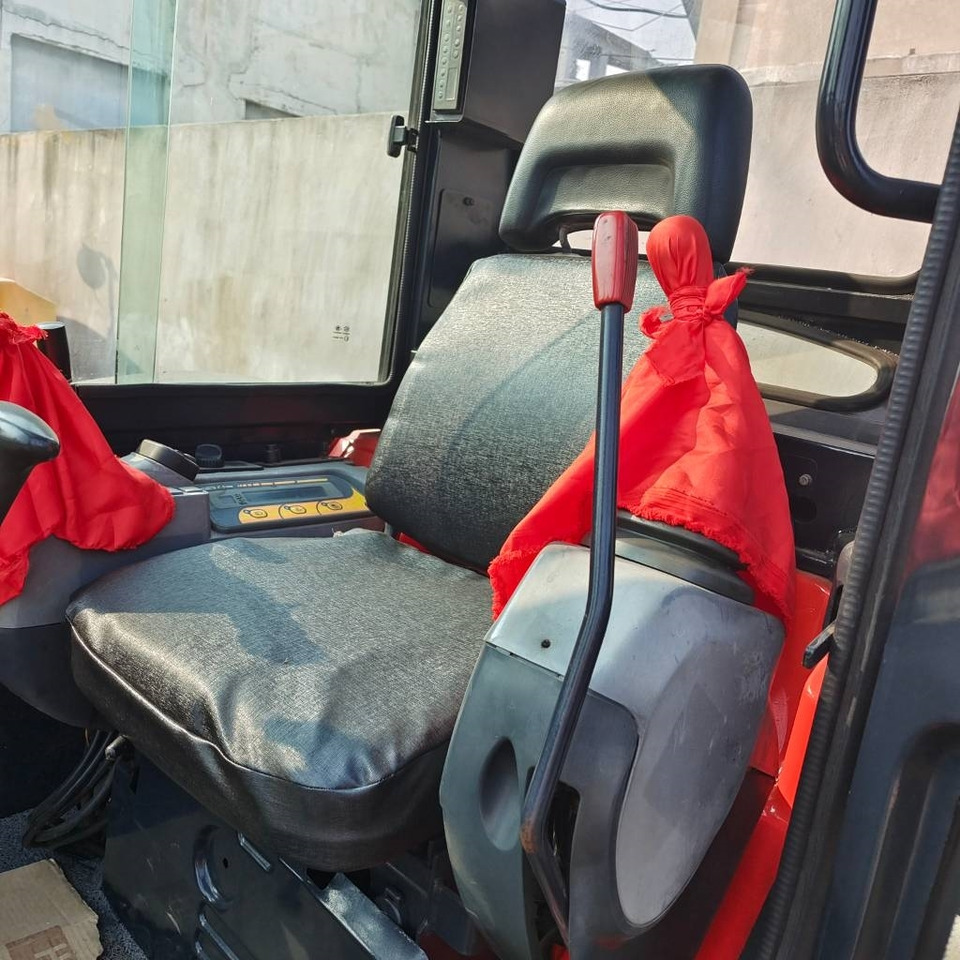 Kubota U 35-3 - Miniexcavadora: foto 5 Kubota U 35-3 - Miniexcavadora: foto 5