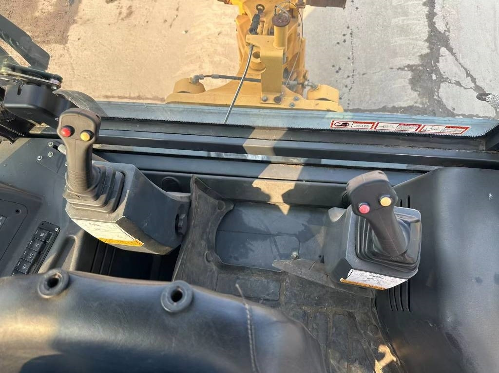 LiuGong CLG 777 A - Retroexcavadora: foto 5 LiuGong CLG 777 A - Retroexcavadora: foto 5