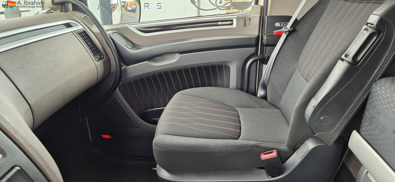 Daf XF 450 FAR Edscha Liftachse auch als Komplettzug !! - Camión lona: foto 2 Daf XF 450 FAR Edscha Liftachse auch als Komplettzug !! - Camión lona: foto 2