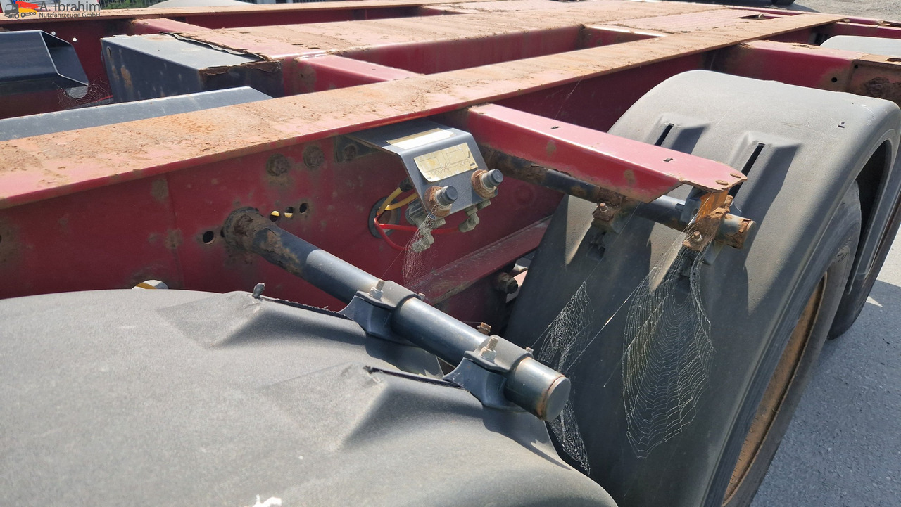 Krone SD Containerchassis 2x 20, 30, 40 ft deutscher Auflieger, ausziehbar - Semirremolque portacontenedore/ Intercambiable: foto 2 Krone SD Containerchassis 2x 20, 30, 40 ft deutscher Auflieger, ausziehbar - Semirremolque portacontenedore/ Intercambiable: foto 2