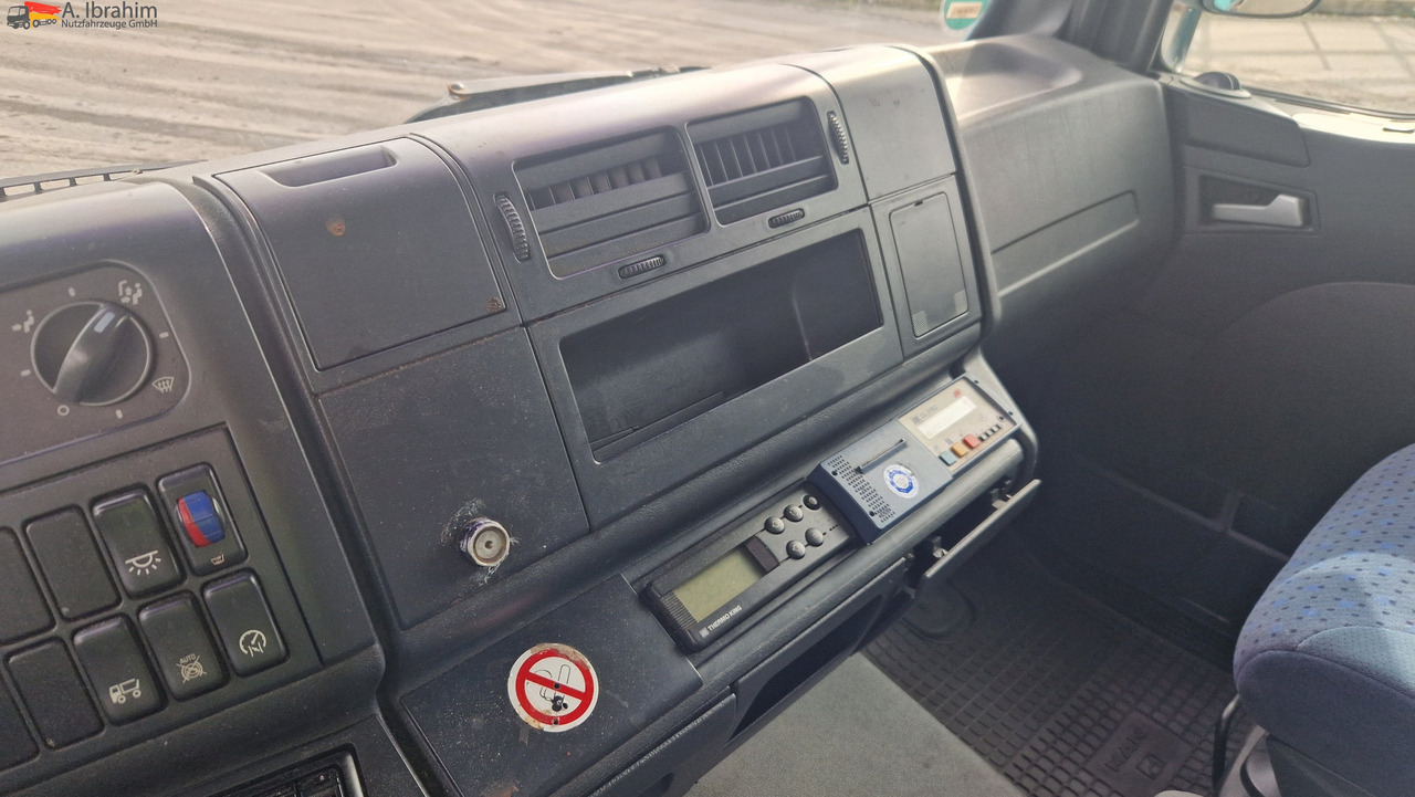 MAN 8.180 Thermokingkühlung - 30 ° voll fahrbereit - Camión frigorífico: foto 3 MAN 8.180 Thermokingkühlung - 30 ° voll fahrbereit - Camión frigorífico: foto 3