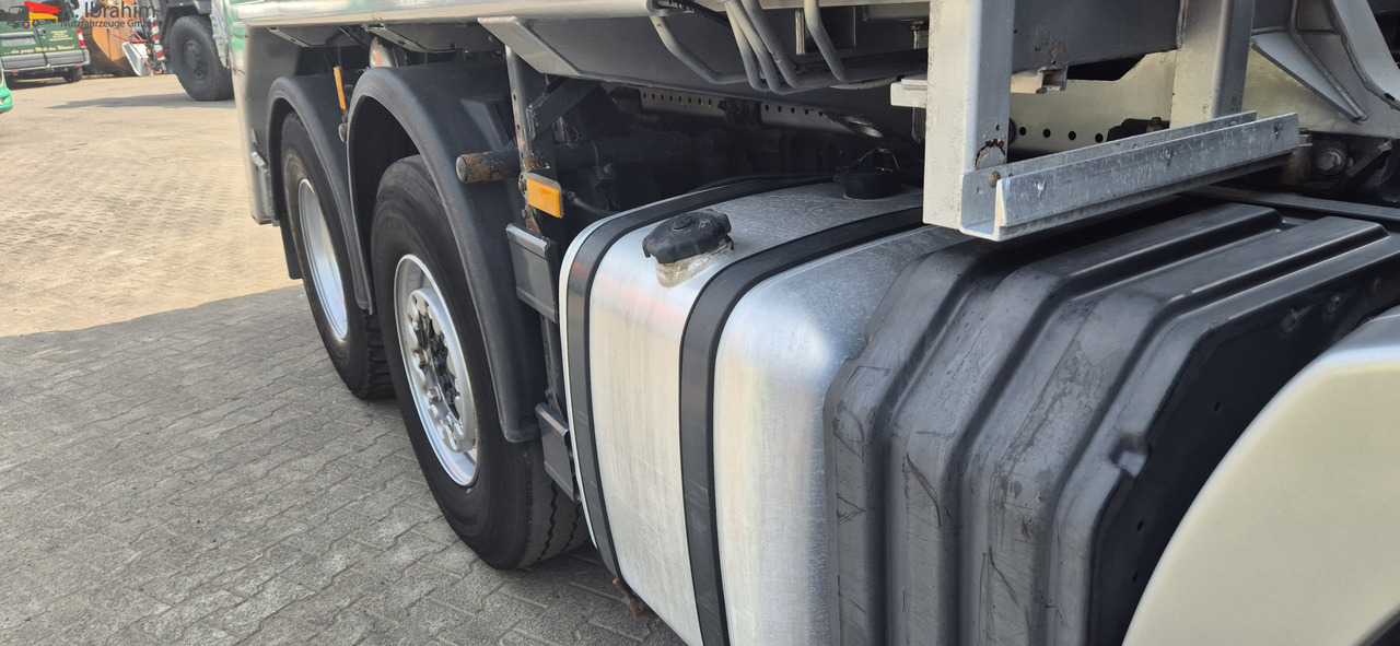 Mercedes-Benz 2546 L Meiller Absetzkipper 6x2, Vorlauf-Lenkachse, mp3 - Camión portacontenedor de cadenas: foto 5 Mercedes-Benz 2546 L Meiller Absetzkipper 6x2, Vorlauf-Lenkachse, mp3 - Camión portacontenedor de cadenas: foto 5