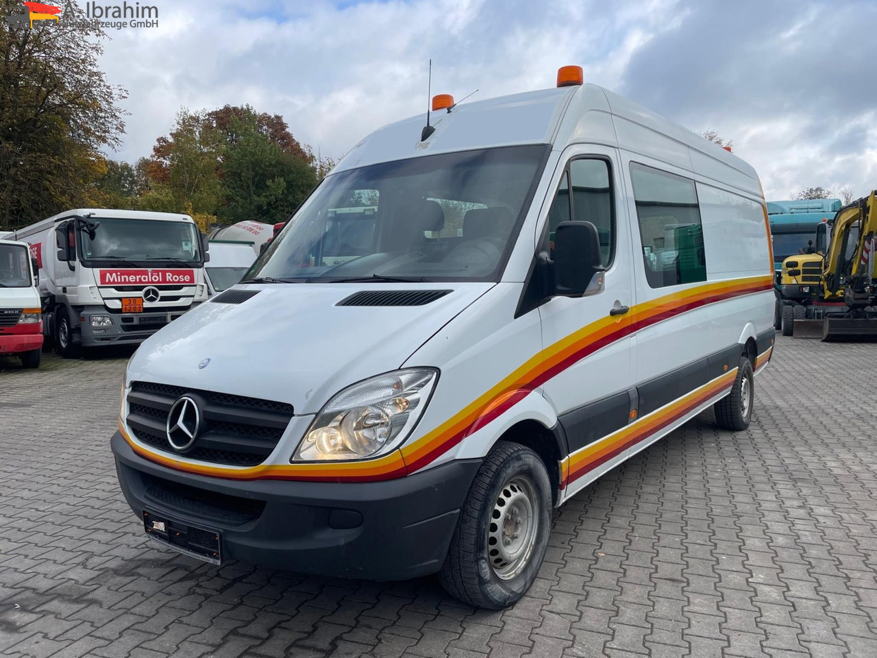Mercedes-Benz Sprinter DB 319 CDI Geschlossen Kasten | 15 m³ | V6 | 4.5 m Radstand - Furgón: foto 1 Mercedes-Benz Sprinter DB 319 CDI Geschlossen Kasten | 15 m³ | V6 | 4.5 m Radstand - Furgón: foto 1