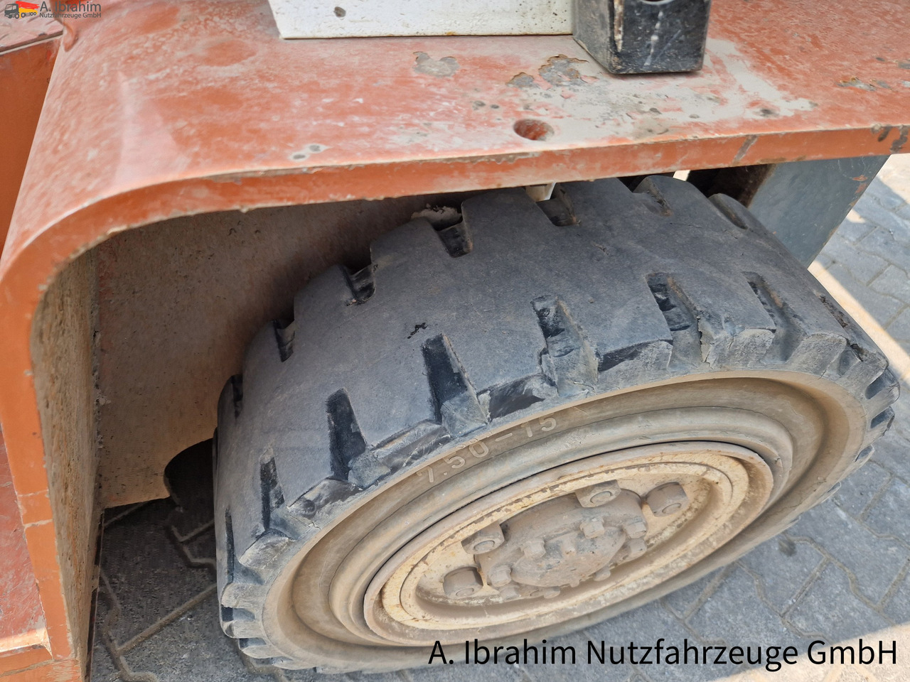 Nissan BF 03-40 4t Stapler - Carretilla elevadora: foto 2 Nissan BF 03-40 4t Stapler - Carretilla elevadora: foto 2