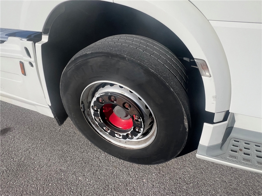 Foto del interior 1: Cabeza tractora DAF XF 105 460 Foto del interior 1: Cabeza tractora DAF XF 105 460